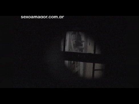 ❤️ Blondie se fait secrètement filmer par un voyeur du quartier caché derrière des briques creuses. ❤️ Vidéo de sexe at fr.porno24-7.ru