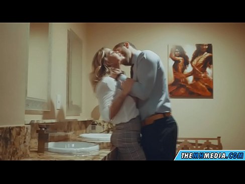 ❤️ Quand une blonde plantureuse vous séduit dans des toilettes publiques. ❤️ Vidéo de sexe at fr.porno24-7.ru